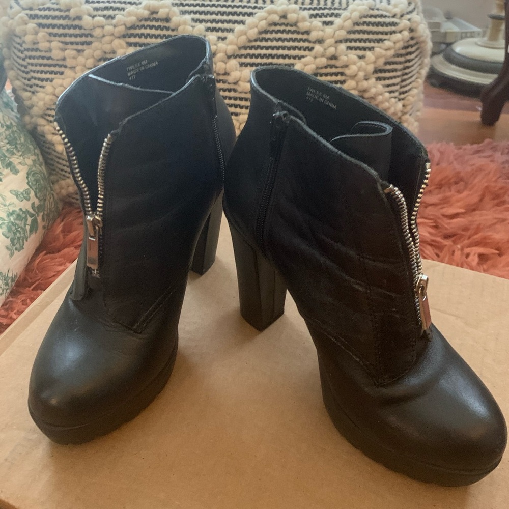 Steve Madden Tweee Zip-Front Leather Boot